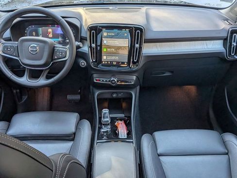 Used 2025 Volvo XC40 B5 Plus w/ Protection Package Premier image 15