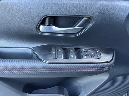 Used 2025 Nissan Kicks SR FWD image 12