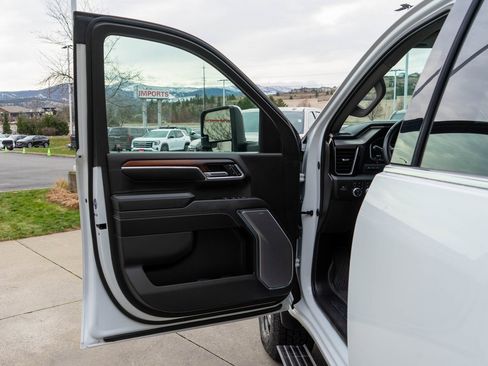 Used 2024 GMC Sierra 3500 Denali w/ Denali Reserve Package image 18