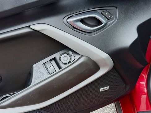 Used 2021 Chevrolet Camaro LT w/ Technology Package RWD image 20