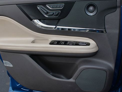 Used 2021 Lincoln Corsair Reserve w/ Equipment Group 201A image 14