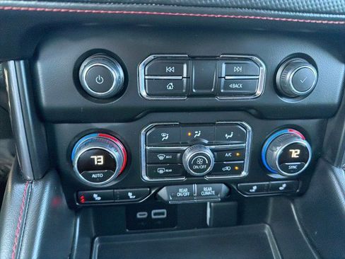 Used 2024 Chevrolet Suburban RST image 9