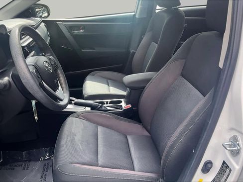 Used 2018 Toyota Corolla LE FWD image 9