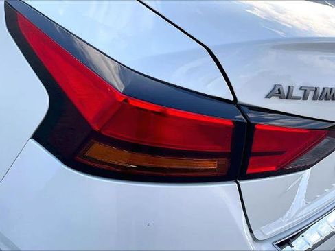 Certified 2023 Nissan Altima 2.5 SR image 27