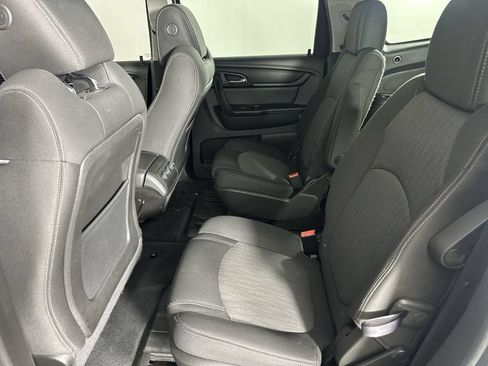 Used 2016 Chevrolet Traverse LT w/ Style and Technology Package FWD image 26