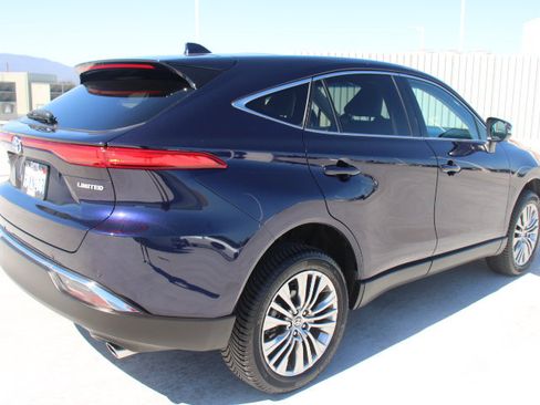 Certified 2023 Toyota Venza Limited AWD/4WD image 3