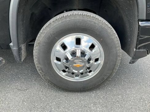 Used 2024 Chevrolet Silverado 3500 High Country AWD/4WD image 9