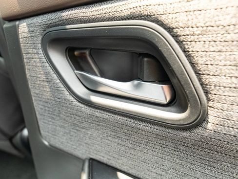 Used 2023 Nissan Rogue SV AWD/4WD image 17