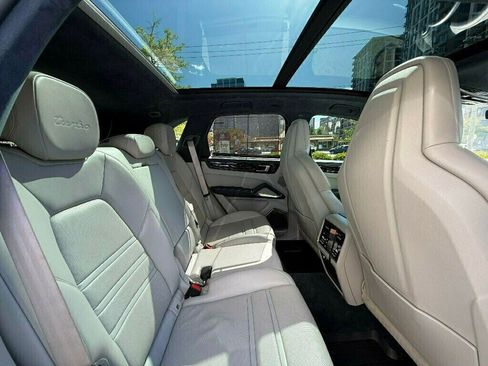 Used 2019 Porsche Cayenne Turbo image 9