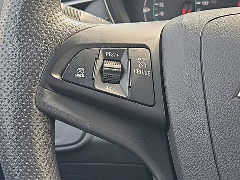 Used 2022 Chevrolet Trax LS w/ Tint and Cruise Package image 21