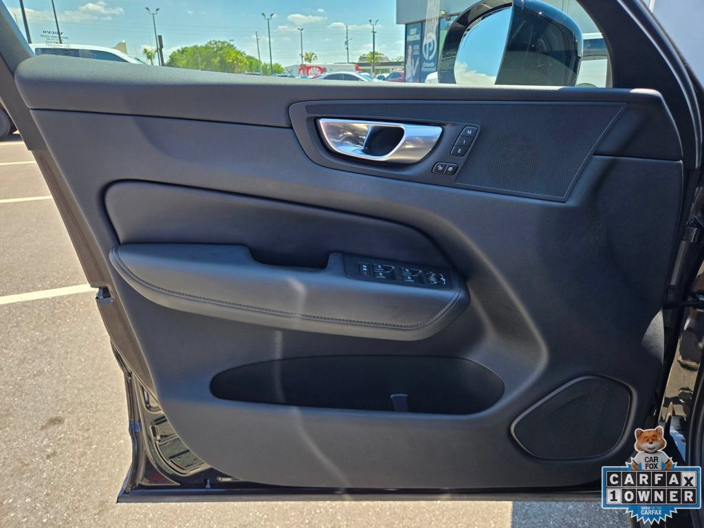 Used 2024 Volvo XC60 B5 Plus AWD/4WD image 22