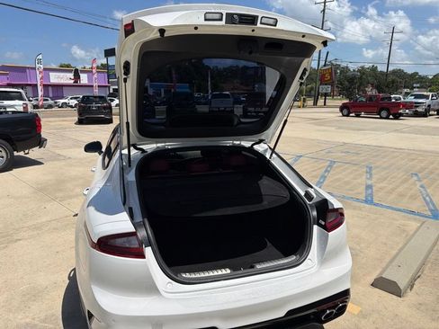 Used 2020 Kia Stinger GT1 RWD image 32