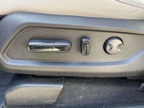 Used 2024 Honda Pilot EX-L image 16