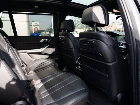 Used 2022 BMW X7 xDrive40i w/ M Sport Package image 25