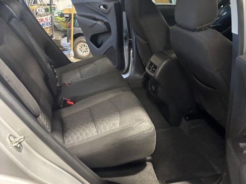 Used 2018 Chevrolet Equinox LT image 5