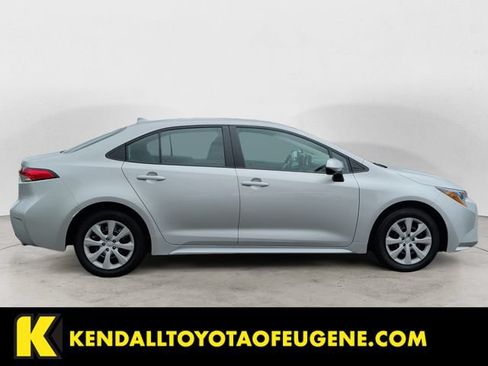 Used 2025 Toyota Corolla LE FWD image 6