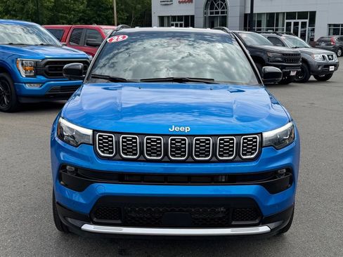 Used 2025 Jeep Compass Limited w/ Elite Group AWD/4WD image 10