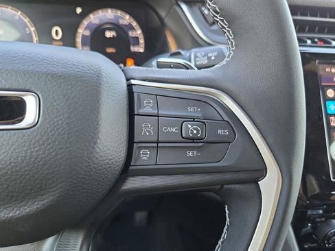 New 2025 Jeep Grand Cherokee Altitude RWD image 24