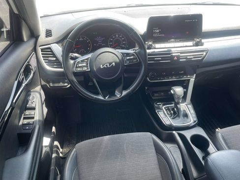 Used 2023 Kia Seltos S w/ Navigation Package AWD/4WD image 11