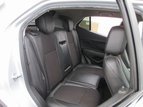 Used 2021 Buick Encore Preferred image 17