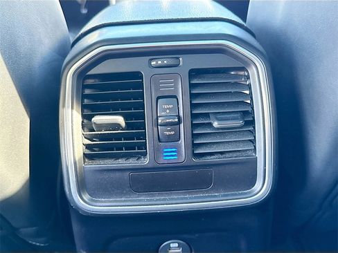 Used 2018 Porsche Macan image 27