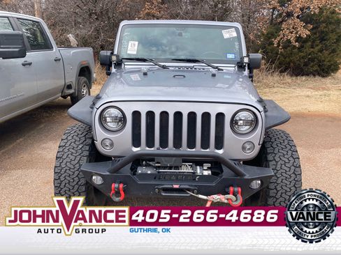 Used 2016 Jeep Wrangler Unlimited Rubicon w/ Connectivity Group image 10