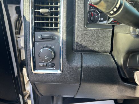 Used 2016 RAM 2500 Laramie w/ Convenience Group image 19