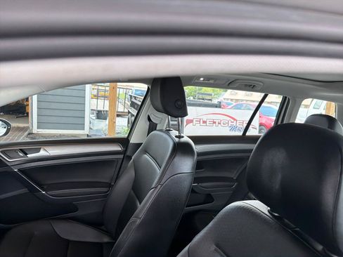 Used 2017 Volkswagen Golf SEL FWD image 12