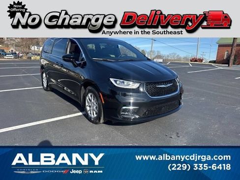 New 2026 Chrysler Pacifica Select FWD image 1