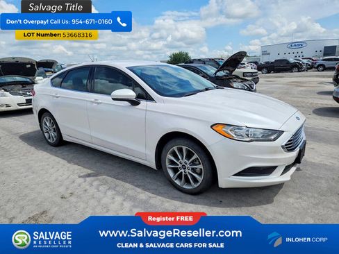 Used 2017 Ford Fusion SE w/ Fusion SE Technology Package FWD image 5