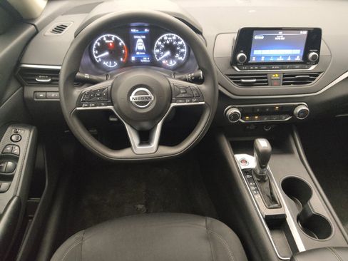 Used 2022 Nissan Altima 2.5 S FWD image 22