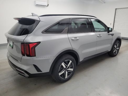Used 2023 Kia Sorento EX w/ Panoramic Sunroof Package FWD image 10