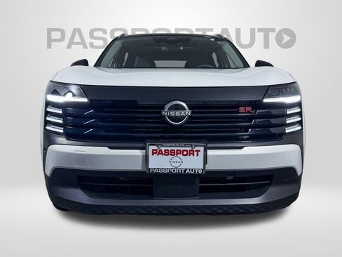 Certified 2025 Nissan Kicks SR w/ SR Premium Package AWD/4WD image 2