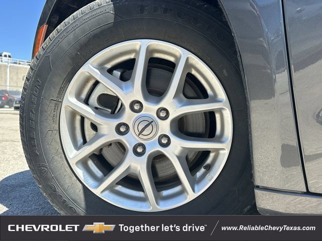 Used 2022 Chrysler Voyager LX FWD image 9