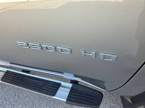 Used 2026 Chevrolet Silverado 2500 LTZ AWD/4WD image 12