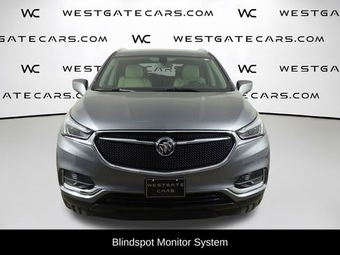 Used 2020 Buick Enclave Essence w/ LPO, Luxury Package image 4