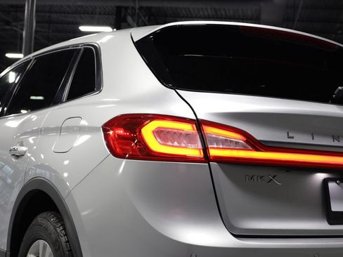 Used 2016 Lincoln MKX Premiere AWD/4WD image 28