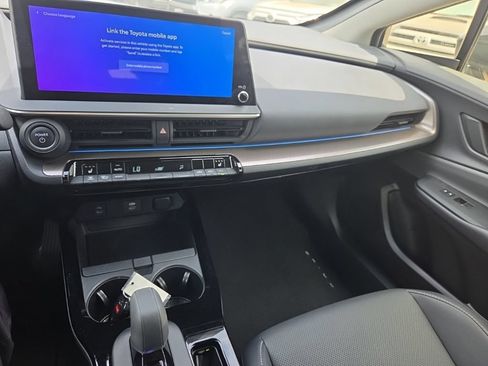 Used 2024 Toyota Prius XLE FWD image 14