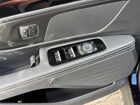 New 2026 Lincoln Nautilus Premier AWD/4WD image 13