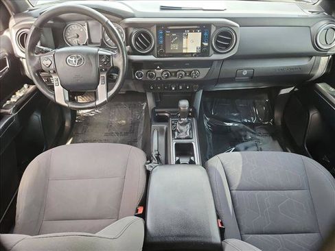 Used 2019 Toyota Tacoma TRD Off-Road w/ Technology Package AWD/4WD image 23