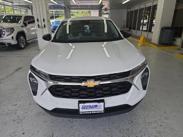 Used 2025 Chevrolet Trax LS FWD image 8