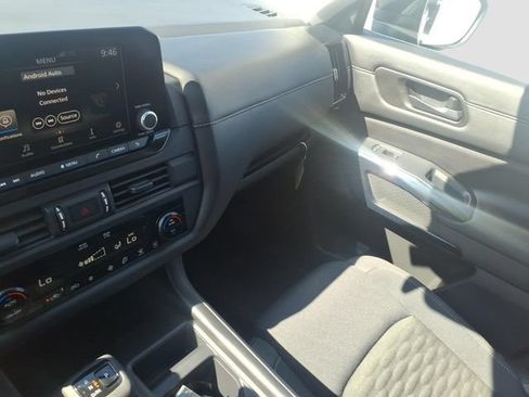 Used 2025 Nissan Pathfinder S AWD/4WD image 12