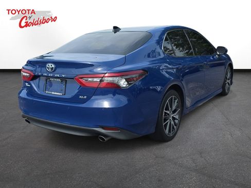 Used 2023 Toyota Camry XLE w/ Navigation Package FWD image 5