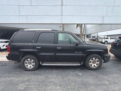 Used 2002 Cadillac Escalade AWD image 7