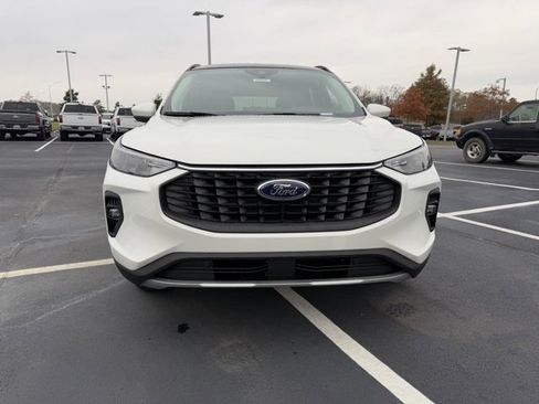 New 2025 Ford Escape SE image 2