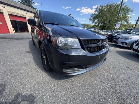 Used 2014 Dodge Grand Caravan SE FWD image 10
