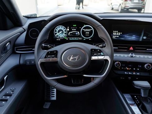 New 2025 Hyundai Elantra SEL FWD image 22