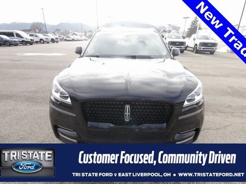 Used 2023 Lincoln Aviator Reserve w/ Equipment Group 201A image 2