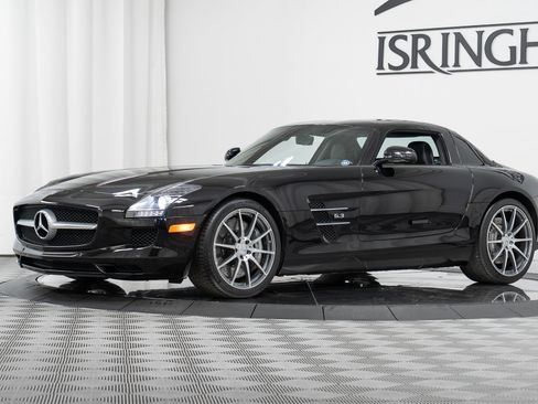 Used 2011 Mercedes-Benz SLS AMG Coupe image 32