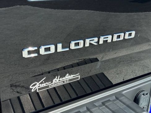 Used 2021 Chevrolet Colorado Z71 w/ Z71 Midnight Edition AWD/4WD image 14